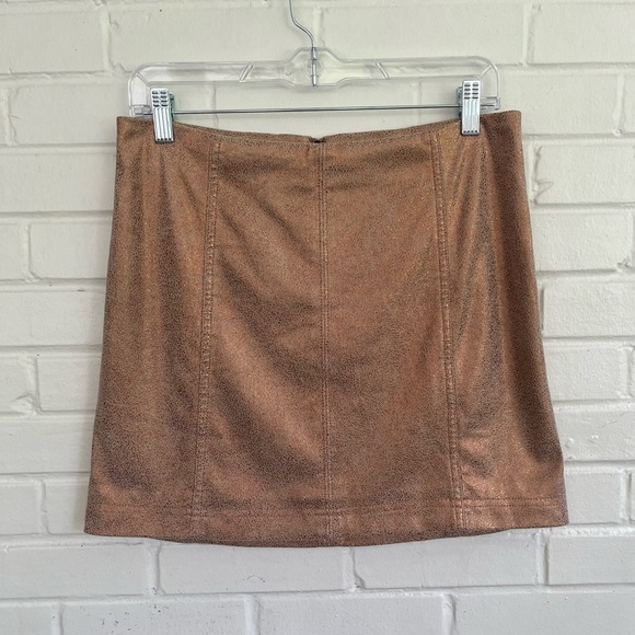 Free People Modern Femme Metallic Rose Gold Suede Mini Skirt, SZ 8 EUC - Picture 2 of 6